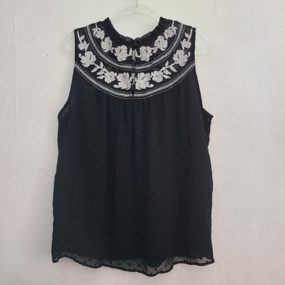 Torrid Clip Dot Embroidered Tank Top - Picture 3 of 12